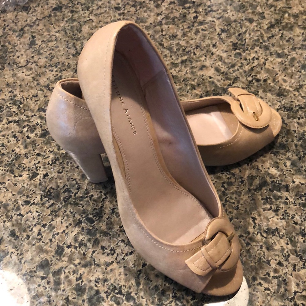 Etiene Aigner opened toed heel